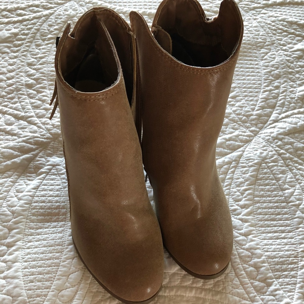 AE Ankle Boots